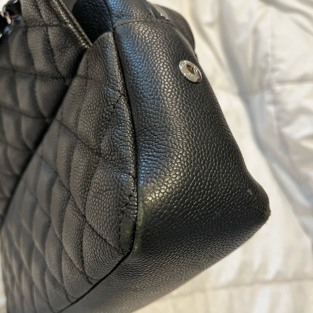 Authentic CHANEL flap bag. Black Caviar leather. Silver hardware. - Picture 5 of 15